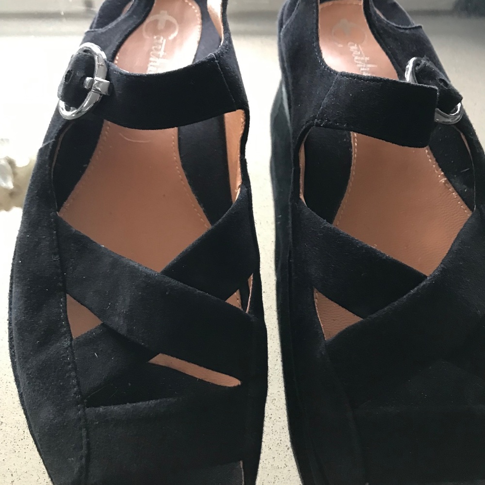Ladies black suede Earthies shoes 8m